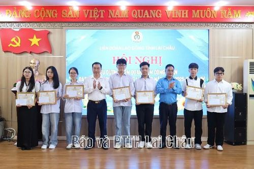 Hội nghị biểu dương con đoàn viên công đoàn đạt thành tích cao trong học tập năm học 2025-2026