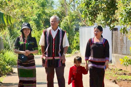 Người có uy tín - 'nhịp cầu' hòa giải từ cơ sở