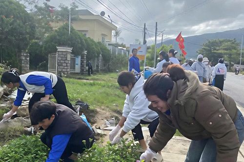 Tuổi trẻ dân tộc thiểu số Lâm Đồng chung tay giữ màu xanh quê hương