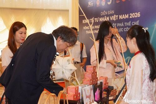 Chính quyền phải đồng hành cùng doanh nghiệp, người dân