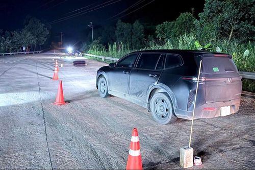 Đi bộ qua đường, người đàn ông ở Bắc Ninh bị ô tô tông tử vong trong đêm