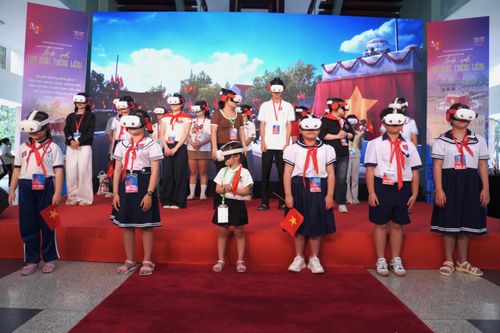 Đưa lịch sử đến gần trẻ em bằng trải nghiệm trực tiếp từ công nghệ VR