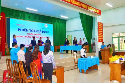 Giáo dục pháp luật cho trẻ em từ những 'Phiên tòa giả định'