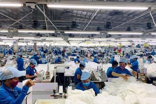 Dệt may Việt Nam giữ đà tăng xuất khẩu, nhưng áp lực thị trường gia tăng