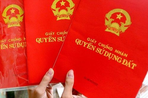 Nhận làm sổ đỏ cho khách, người phụ nữ 'hô biến' thửa đất thành tài sản của mình rồi mang đi vay 1,7 tỷ đồng