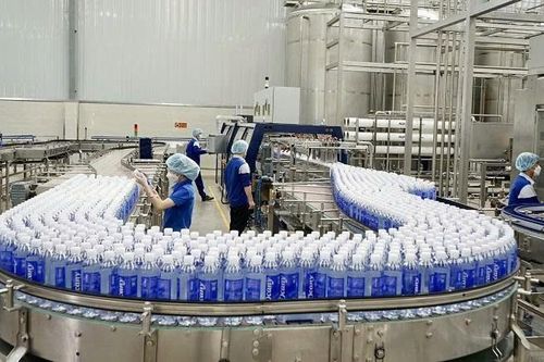Tăng cường giám sát việc chấp hành quyết định đình chỉ hoạt động các cơ sở sản xuất nước uống đóng chai