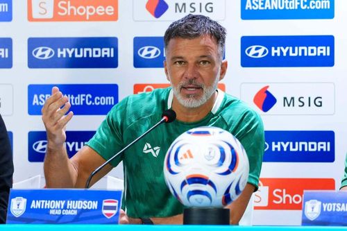 HLV Thái Lan ủng hộ tuyển Việt Nam dùng cầu thủ nhập tịch