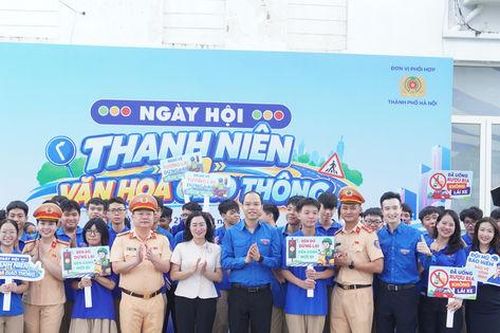 Tuổi trẻ Hà Nội: Từ 'biết luật' đến văn hóa giao thông