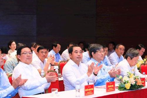 Trao đổi kinh nghiệm về triển khai thực hiện các định hướng lớn phát triển Thủ đô