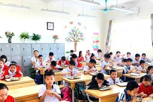 Hà Nội tăng cường bảo đảm an toàn bữa ăn bán trú