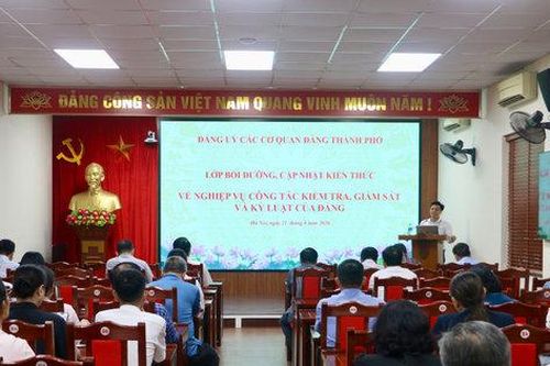 Nâng cao năng lực đội ngũ cán bộ làm công tác Đảng
