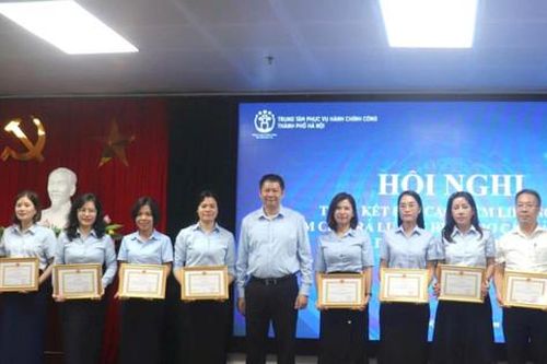 Hà Nội biểu dương tập thể, cá nhân thực hiện đợt cao điểm chi trả lương hưu, trợ cấp BHXH
