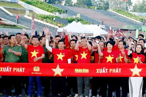 Lâm Đồng bảo đảm tất cả xã, phường, đặc khu tham gia chương trình 'Cùng Việt Nam tiến bước'