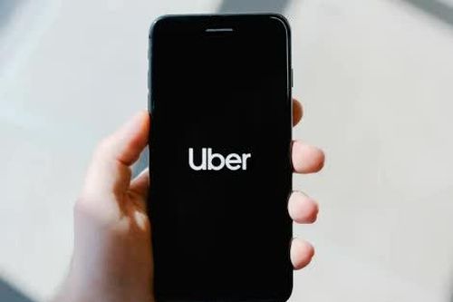 Uber bị phạt gần 1 tỷ USD vì tự động khóa tài khoản tài xế