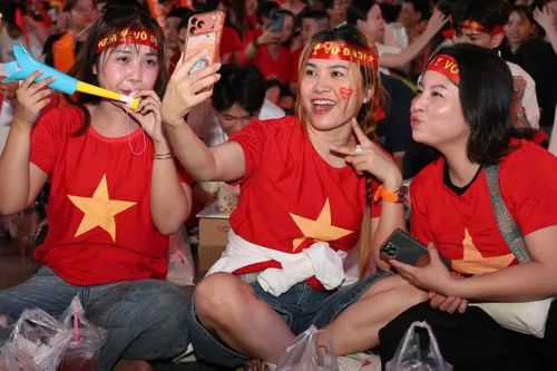 TPHCM 'nóng rực' cùng đội tuyển Việt Nam