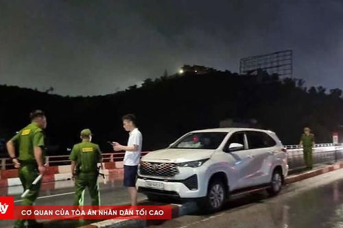 Muốn đi hát karaoke, tài xế lái ô tô ngược chiều trên cầu Bãi Cháy