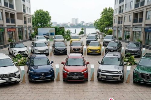 Xe hybrid ngày càng hút khách, các hãng nhanh chóng nhập cuộc đua sau Toyota