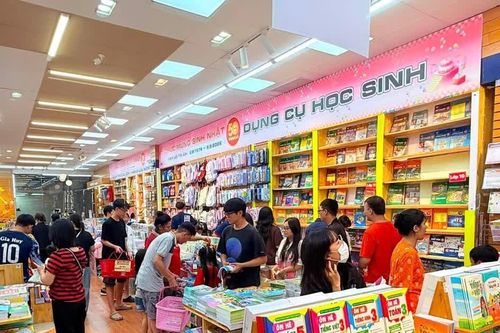 Phụ huynh TP Hồ Chí Minh có thể mua sách giáo khoa ở đâu?