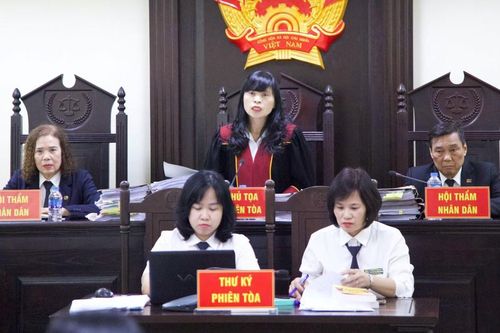 Hoãn phiên phúc thẩm vụ cựu Hiệu trưởng Trường THCS Ba Đình