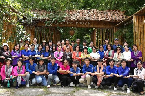 Hành trình hữu nghị gắn kết gia đình Việt với sinh viên Lào, Campuchia