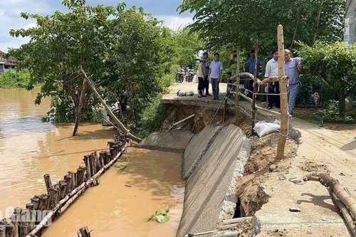 Hội An: Sạt lở nghiêm trọng, ảnh hưởng việc đi lại của người dân