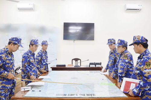 Bộ Tư lệnh Vùng 4 Hải quân kiểm tra công tác sẵn sàng chiến đấu tại Lữ đoàn 957