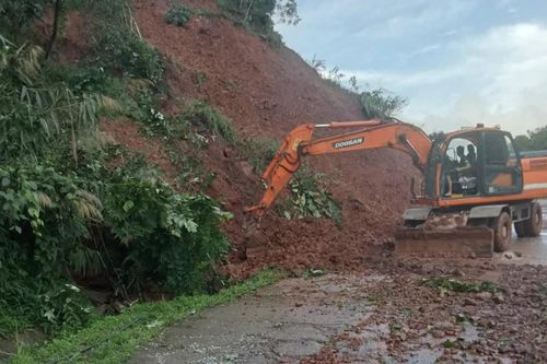 Bão số 4: Bộ Xây dựng yêu cầu 'trực chiến' 24/24h, xử lý nhanh sự cố giao thông