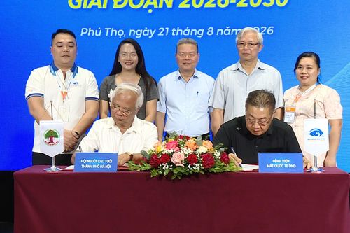 Hiệu quả chăm sóc sức khỏe mắt cho người cao tuổi