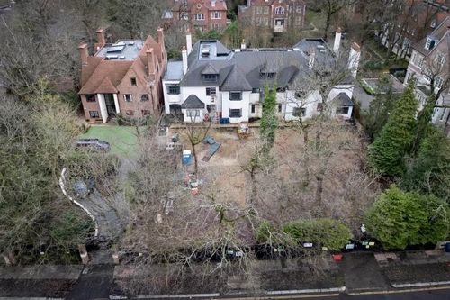 Hàng loạt biệt thự bỏ hoang giữa 'phố tỷ phú' giàu có ở London