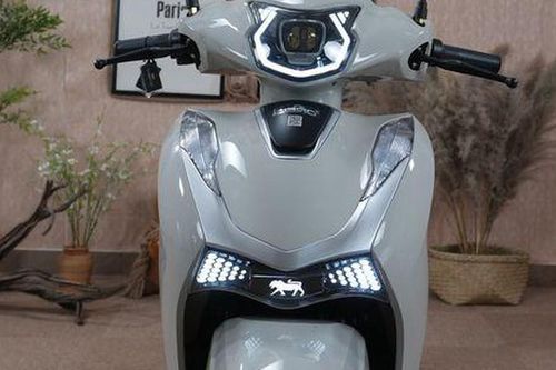 Đẹp như Vision, xe máy điện giá 23,5 triệu đồng đi 90km/lần sạc, động cơ 2.800W