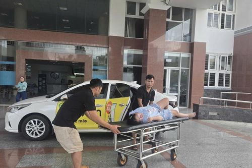 Gia Lai: CSGT mở đường, đưa sản phụ vỡ ối đến bệnh viện cấp cứu