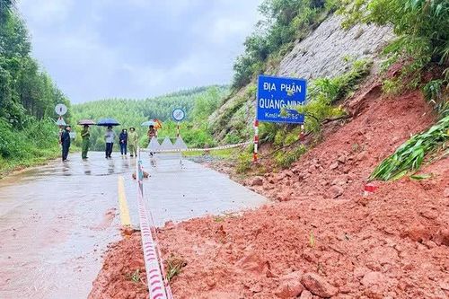Hải Phòng xuất hiện nhiều điểm sạt lở do ảnh hưởng bão số 4