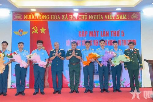 Gặp mặt các thế hệ cựu học viên Học viện Phòng không-Vũ trụ Zhukov