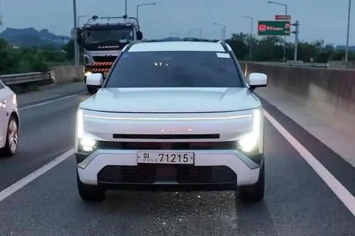 [GALLERY] Cận cảnh Hyundai Tucson 2027 'bằng xương bằng thịt' trên đường phố