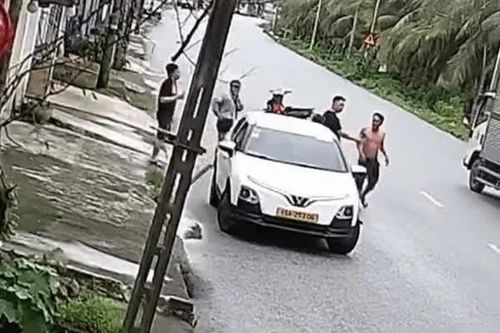 Điều tra người đàn ông chặn đầu ô tô, đánh lái xe bị thương ở Hải Phòng