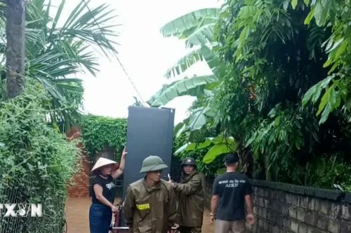 Mưa lũ và sạt lở đất làm 1 người chết và nhiều thiệt hại tại các địa phương