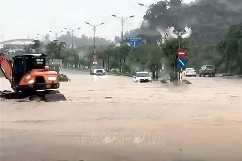 Bão số 4 gây mưa rất lớn cho Quảng Ninh và Hải Phòng, cục bộ có nơi trên 400mm