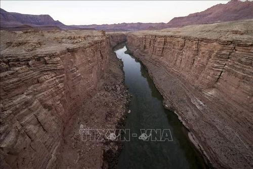 Hạn hán kéo dài đẩy Mỹ vào cuộc chiến phân chia nước sông Colorado
