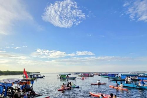 Khám phá vẻ đẹp làng chài bên Phá Tam Giang
