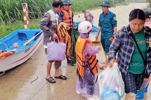 Khi thiên tai đến gần: Phụ nữ và gia đình phải làm gì để tự bảo vệ mình?