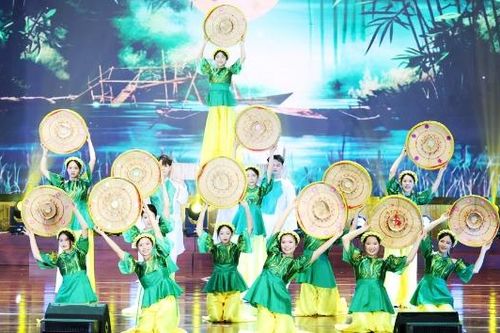 Bắc Ninh: Gần 300 công nhân lao động tham gia liên hoan văn nghệ