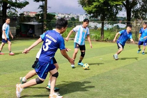 Gần 100 vận động viên tham gia Giải bóng đá 5 người phường Pleiku