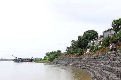 Chủ động xử lý các điểm có nguy cơ sạt lở bờ sông