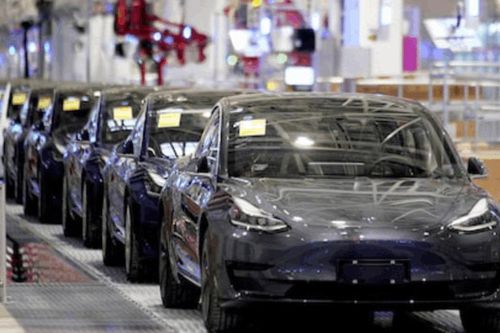 Tesla thu hồi 3 triệu xe tại Trung Quốc do lỗi an toàn