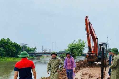 Thường Tín xử lý điểm xung yếu tuyến đê sông Nhuệ