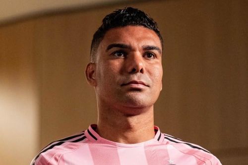 Casemiro trượt dài sau khi rời MU