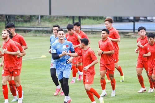 ĐT Việt Nam trở lại sân tập, dồn sức cho màn tái đấu Thái Lan