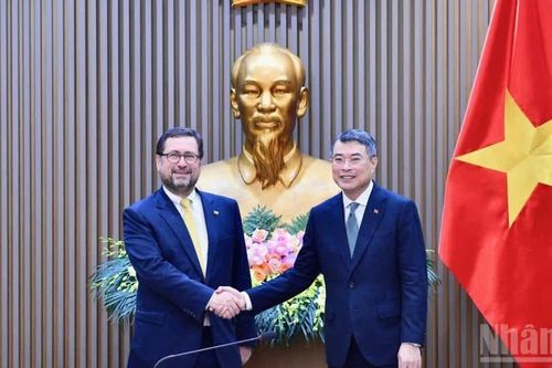 Việt Nam luôn coi trọng quan hệ hữu nghị truyền thống và Đối tác toàn diện với Chile