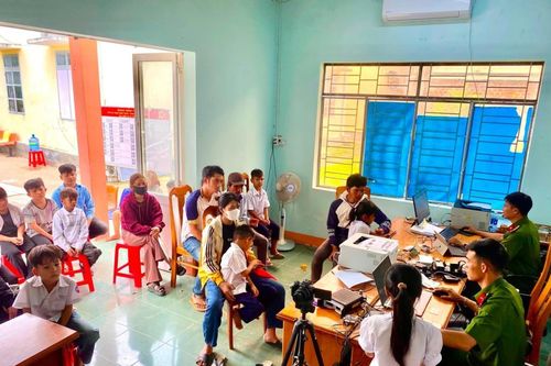 20 xã phường dự kiến về đích sớm trong đợt cao điểm 40 ngày đêm cấp căn cước và định danh điện tử ở Gia Lai