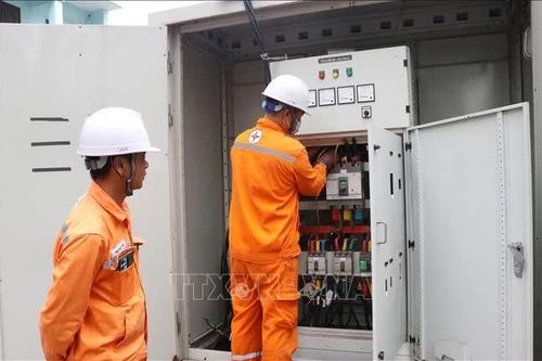 Ứng phó với bão số 4: Bắc Ninh đã cấp điện trở lại cho 1.245 khách hàng